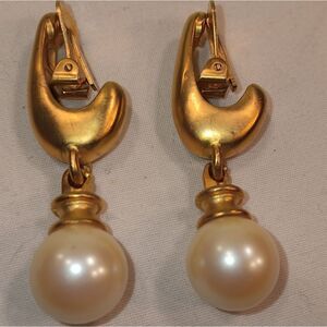 Women's faux pearl earrings